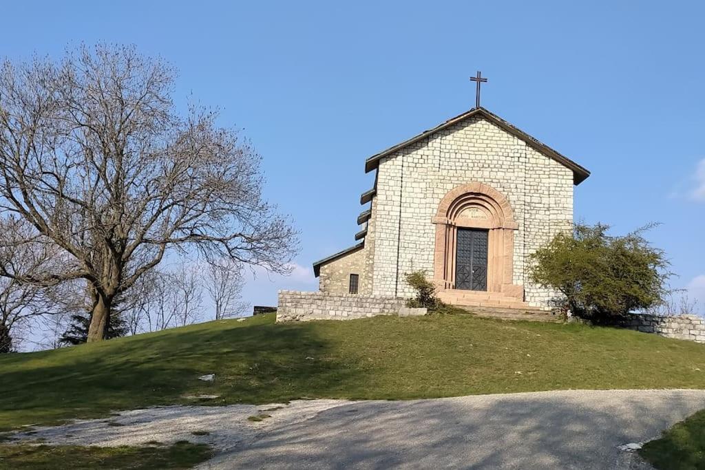 B&B Vegan La Mucca Felice - Grazioso Appartamento Nel Verde Rancio Valcuvia Exterior foto